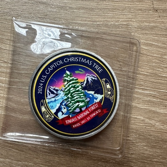 2024 US Capital Tree Commemorative Coin - Picture 1 of 3
